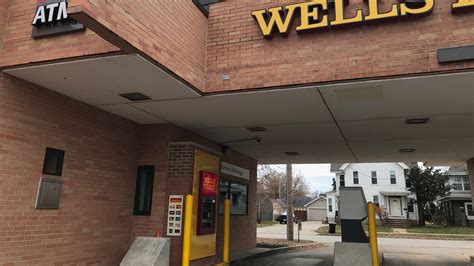Deposit products offered by Wells Fargo Bank, N. . Wells fargo drive up banking